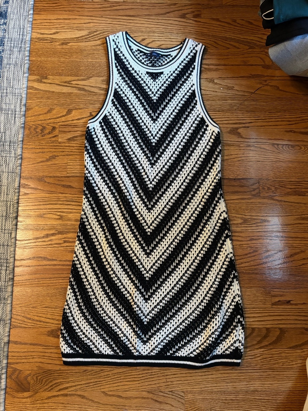 GAP Black & Cream Chevron Knit Sweater Dress